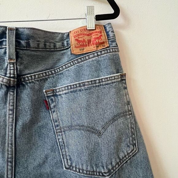 Levi's Men's Blue Five Pocket Distressed Denim Straight Leg Jeans Size 36X32 - Picture 7 of 15